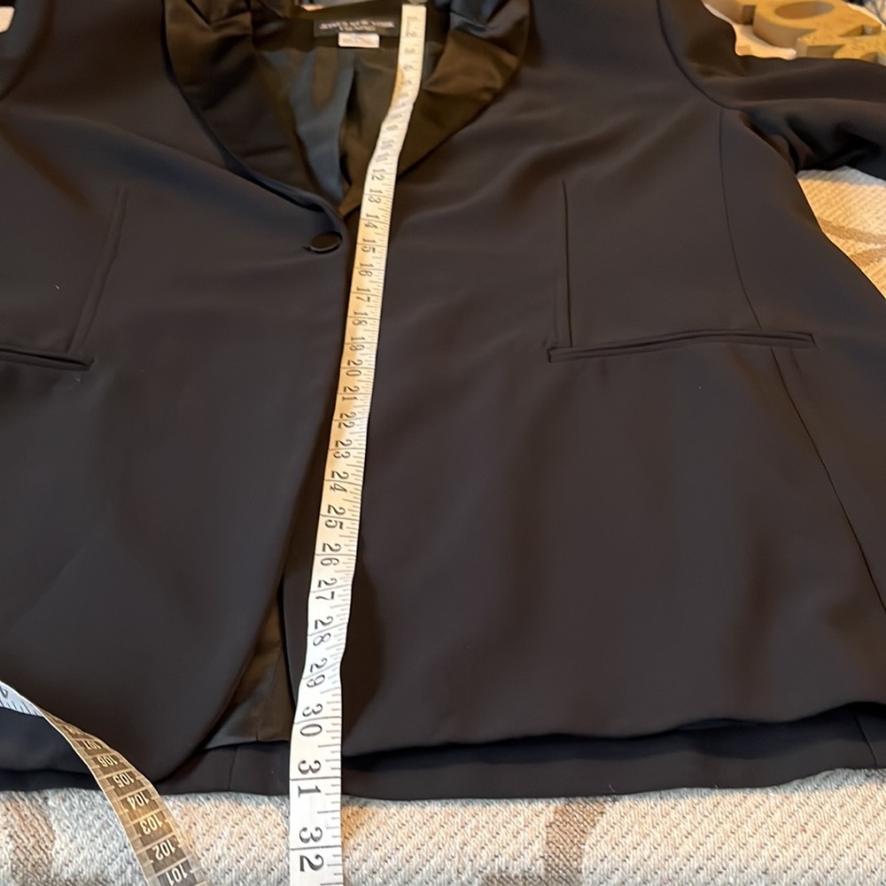 Jones New York Black Satin Lapel Blazer - Picture 8 of 15